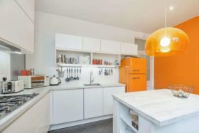 2 bedroom Flat for s...